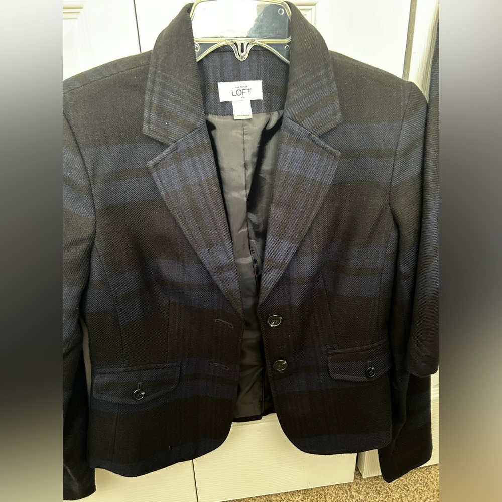 Women’s skirt suit